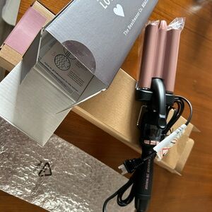 Beachwaver co. 3B waver in Midnight Rose